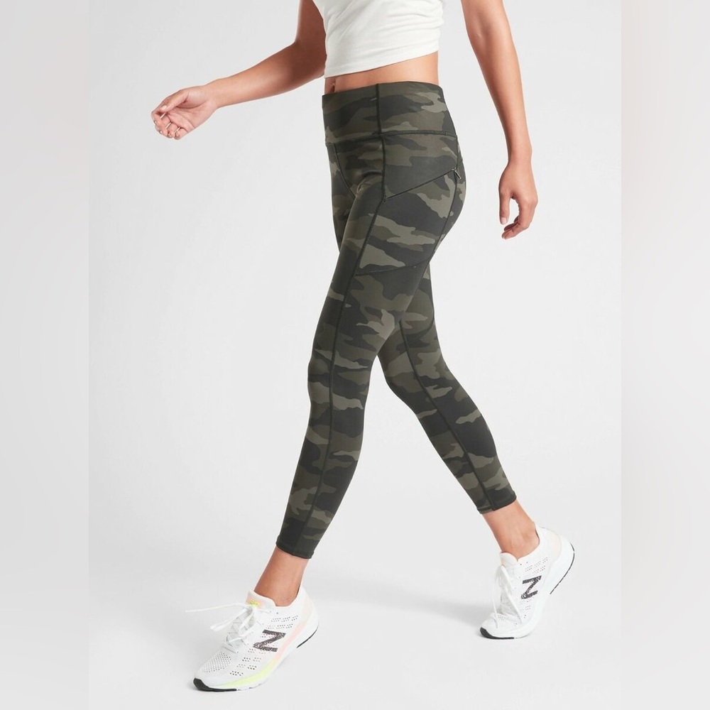 Athleta Women’s Camo Contender 7/8 Tight Leggings Size XS
